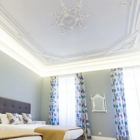 Castelo Apartment *